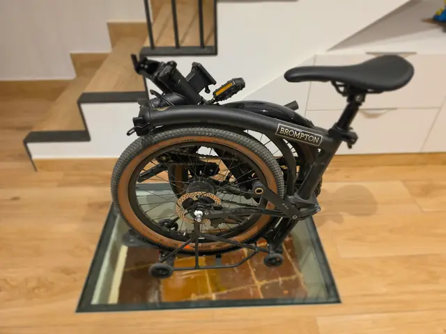 The author's own Space Black G-Line folded, another angle